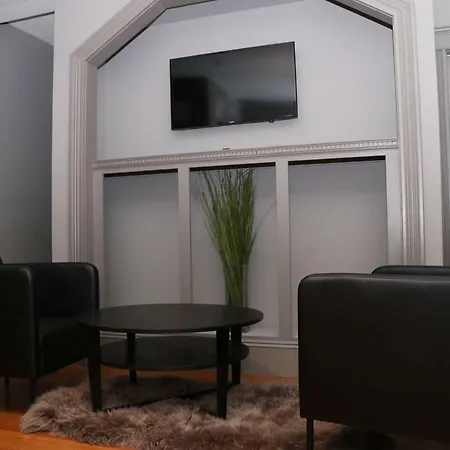 A Stylish Stay W/ A Queen Bed, Heated Floors.. #35 Brookline Exterior photo